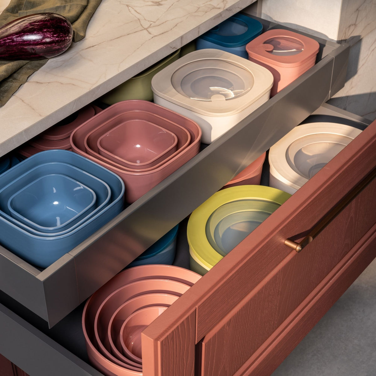 SET MIT 3 FLACHEN BEHÄLTERN 'STORE&MORE BIO' "FOOD STORAGE" – QUADRATISCH